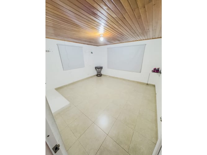 Casa de 4 alcobas en venta en Daniel Lemaitre, Cartagena, 300 m² · foto 2 de 9