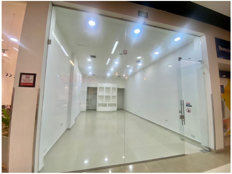 Local en arriendo en Rodadero Sur, Santa Marta, 50 m² · foto 2 de 8