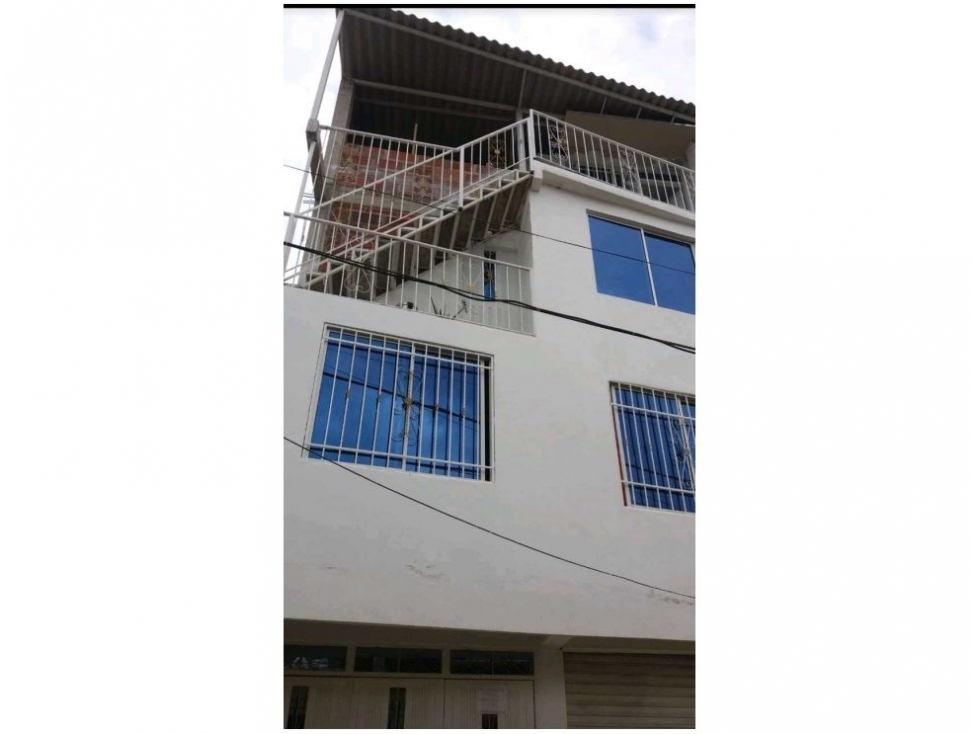 Edificio en venta en Ub Los Laures, Santa Marta, 392 m² · foto 3 de 24