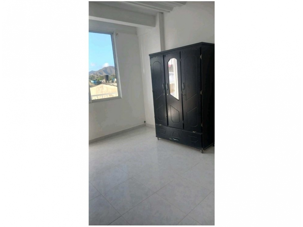 Edificio en venta en Ub Los Laures, Santa Marta, 392 m² · foto 13 de 24