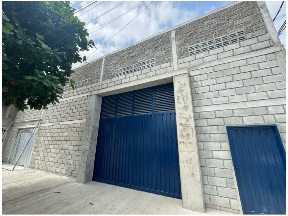 Bodega en arriendo en Manzanares, Santa Marta, 330 m² · foto 3 de 9