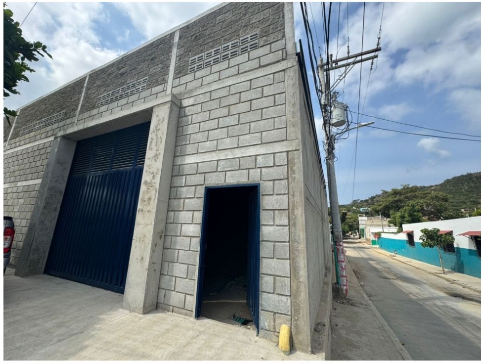 Bodega en arriendo en Manzanares, Santa Marta, 330 m² · foto 4 de 9