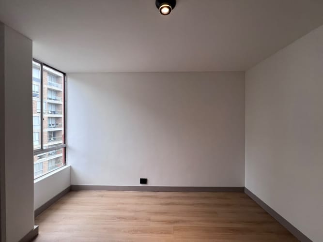 Apartamento de 3 alcobas en arriendo en El Poblado, Medellín, 101 m² · foto 11 de 14