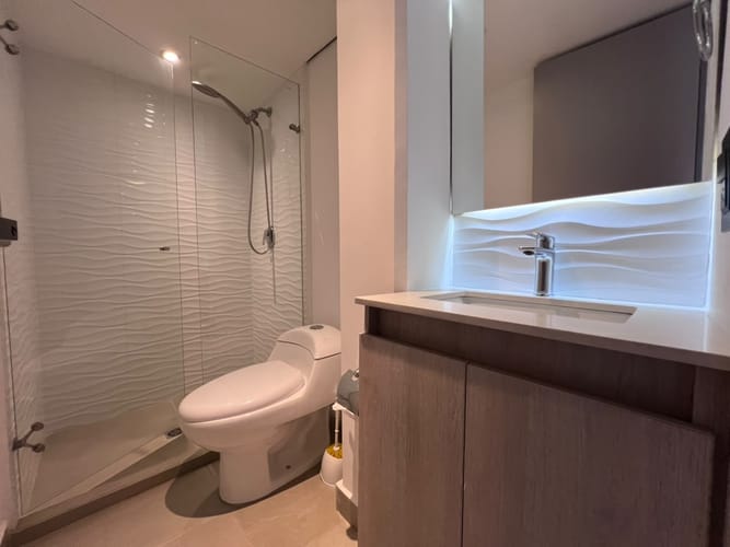 Apartamento de 3 alcobas en arriendo en El Poblado, Medellín, 101 m² · foto 14 de 14