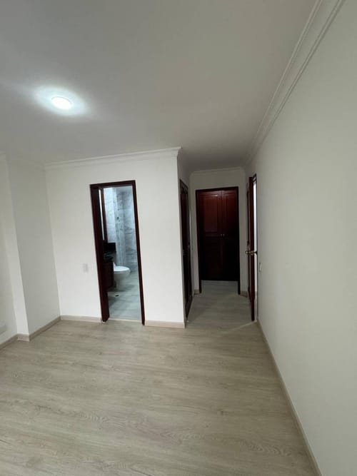 Apartamento en venta en Los Rosales, Bogotá · foto 11 de 22