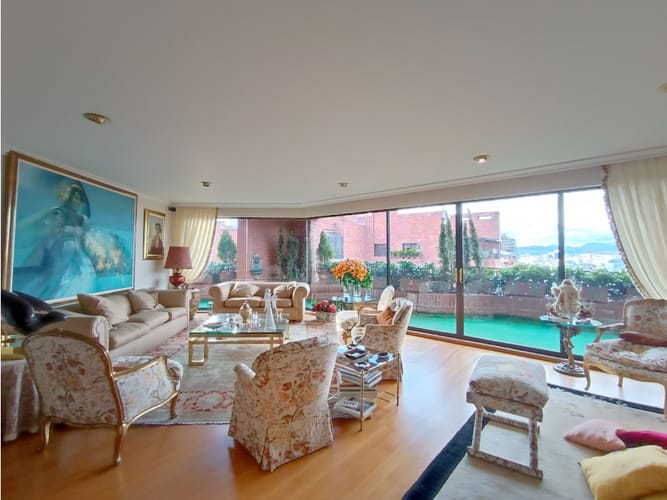 Apartamento de 4 alcobas en venta en Chico, Bogotá, 400 m² · foto 10 de 24