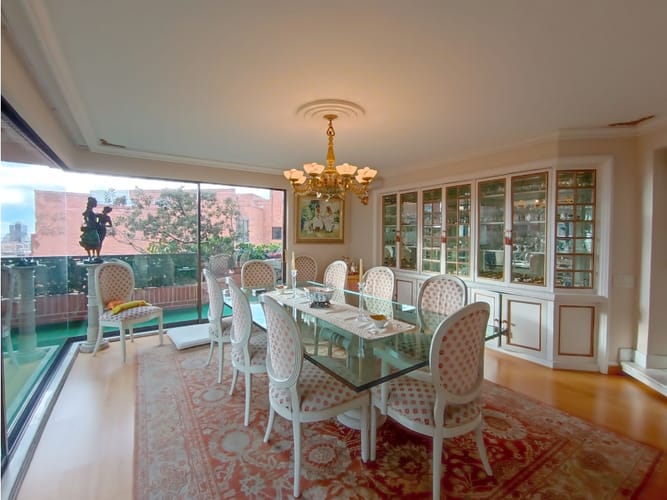 Apartamento de 4 alcobas en venta en Chico, Bogotá, 400 m² · foto 12 de 24