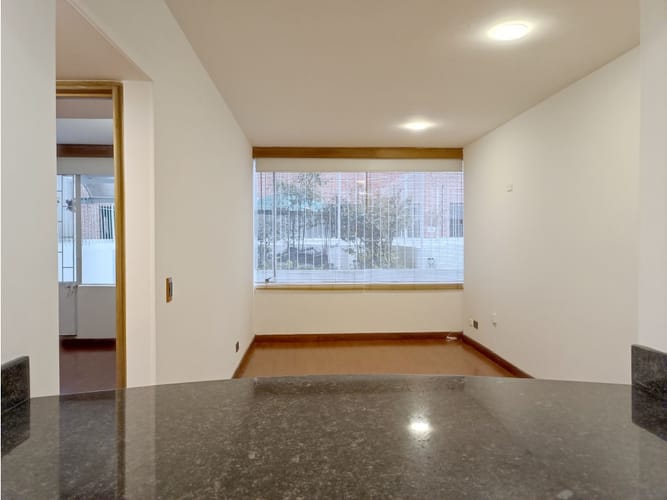 Apartaestudio en venta en Los Rosales, Bogotá, 41 m² · foto 3 de 12