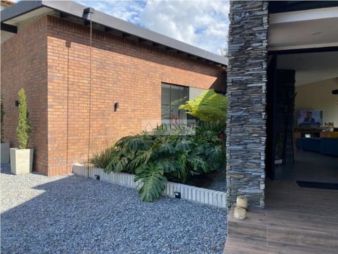 Casa de 3 alcobas en venta en El Retiro, 332 m² · foto 2 de 24