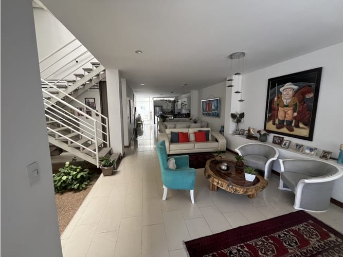 Casa de 4 alcobas en venta en El Bosque, Cali, 430 m² · foto 3 de 24