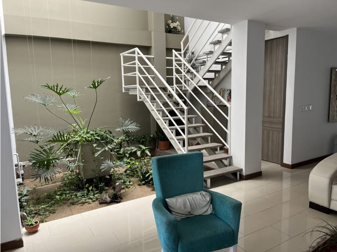 Casa de 4 alcobas en venta en El Bosque, Cali, 430 m² · foto 4 de 24
