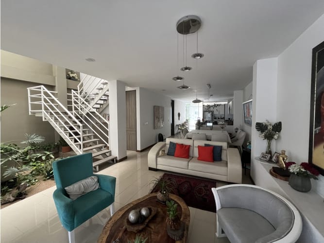 Casa de 4 alcobas en venta en El Bosque, Cali, 430 m² · foto 5 de 24