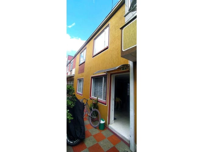 Casa de 8 alcobas en venta en Muzu, Bogotá, 86 m² · foto 3 de 24