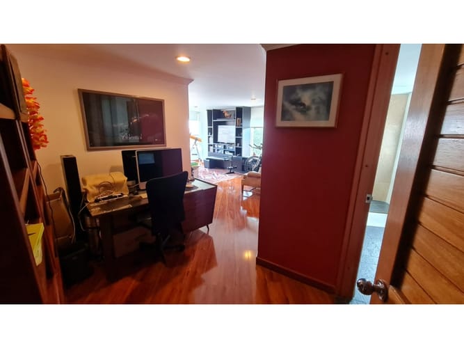 Apartamento de 3 alcobas en venta en San Patricio, Bogotá, 240 m² · foto 10 de 20