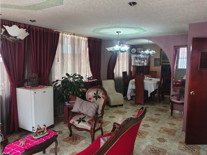 Casa de 5 alcobas en venta en Engativá, Bogotá, 120 m² · foto 2 de 20
