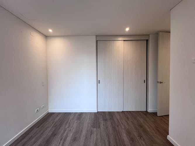 Apartamento de 2 alcobas en venta en El Poblado, Medellín, 86 m² · foto 9 de 16