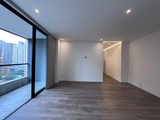 Apartamento de 2 alcobas en venta en El Poblado, Medellín, 86 m² · foto 3 de 16