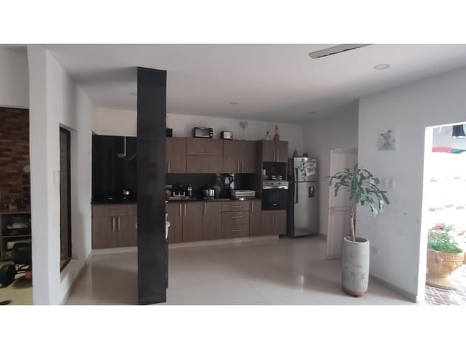 Casa de 9 alcobas en venta en La Julia, Montería, 440 m² · foto 4 de 23
