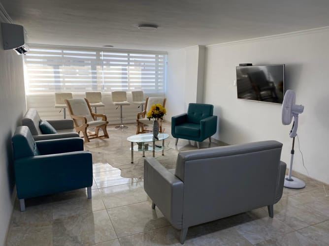 Apartamento de 4 alcobas en arriendo en Bocagrande, Cartagena, 157 m² · foto 4 de 16