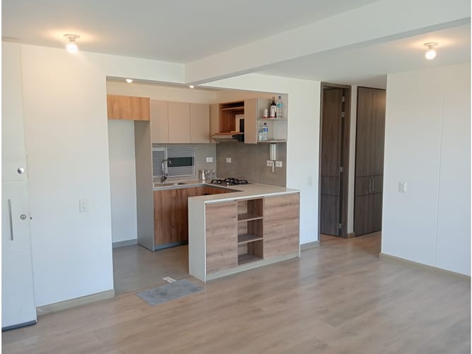 Apartamento de 3 alcobas en venta en Gran Granada, Bogotá, 72 m² · foto 2 de 24