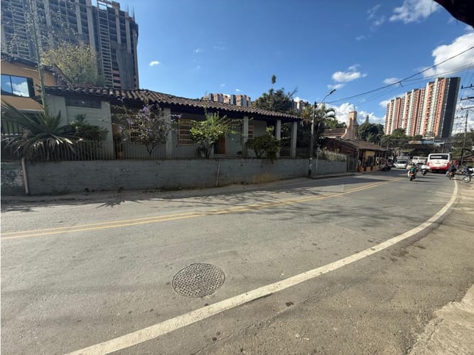 Casa de 8 alcobas en venta en La Tablaza, La Estrella, 440 m² · foto 3 de 24