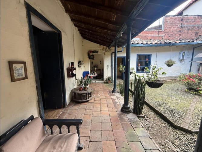 Casa de 8 alcobas en venta en La Tablaza, La Estrella, 440 m² · foto 17 de 24