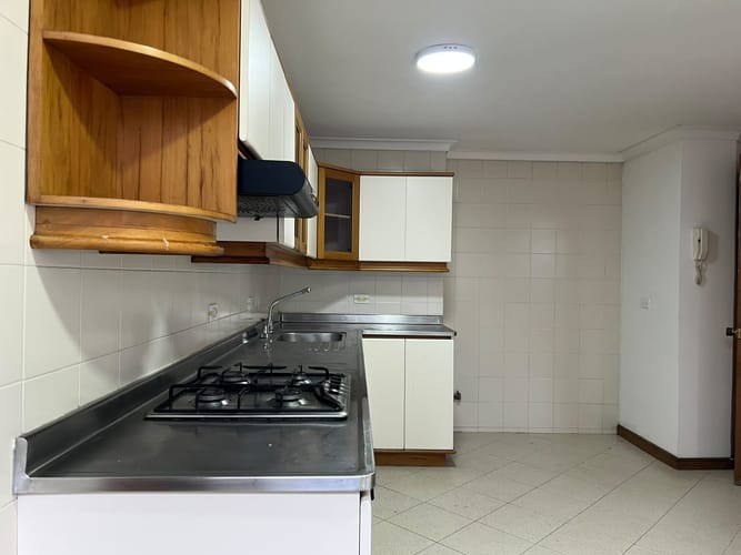 Apartamento de 4 alcobas en arriendo en Santa María De Los Ángeles, Medellín, 180 m² · foto 3 de 18