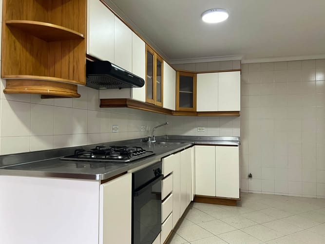 Apartamento de 4 alcobas en arriendo en Santa María De Los Ángeles, Medellín, 180 m² · foto 2 de 18