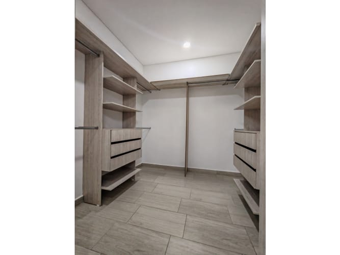 Casa de 5 alcobas en venta en El Caimo, Armenia, 270 m² · foto 19 de 21