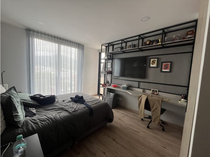 $980.000.000 en Condominio Navarra