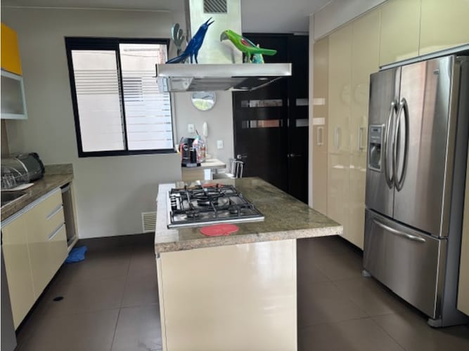 Apartamento de 3 alcobas en venta en La Calleja, Bogotá, 264 m² · foto 5 de 17