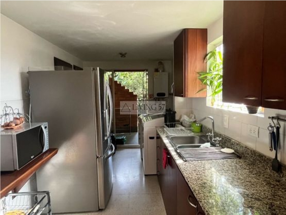 Casa de 3 alcobas en venta en San Lucas, Medellín, 230 m² · foto 2 de 20