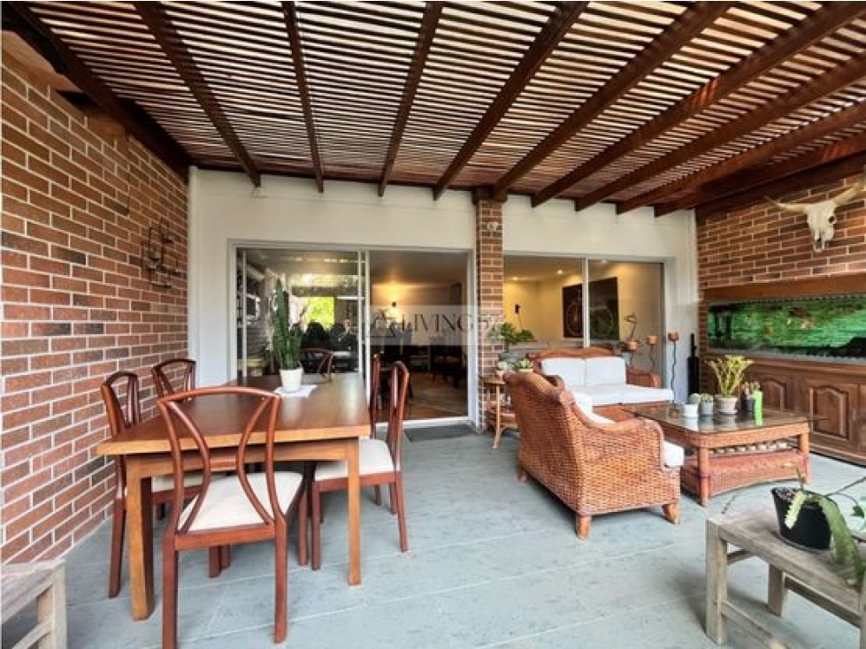 Casa de 3 alcobas en venta en San Lucas, Medellín, 230 m² · foto 3 de 20