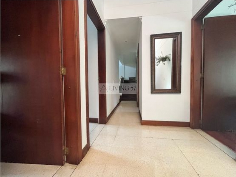 Casa de 3 alcobas en venta en San Lucas, Medellín, 230 m² · foto 8 de 20