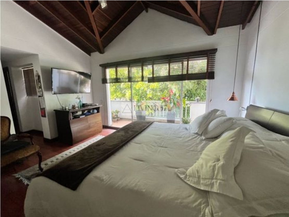 Casa de 3 alcobas en venta en San Lucas, Medellín, 230 m² · foto 10 de 20