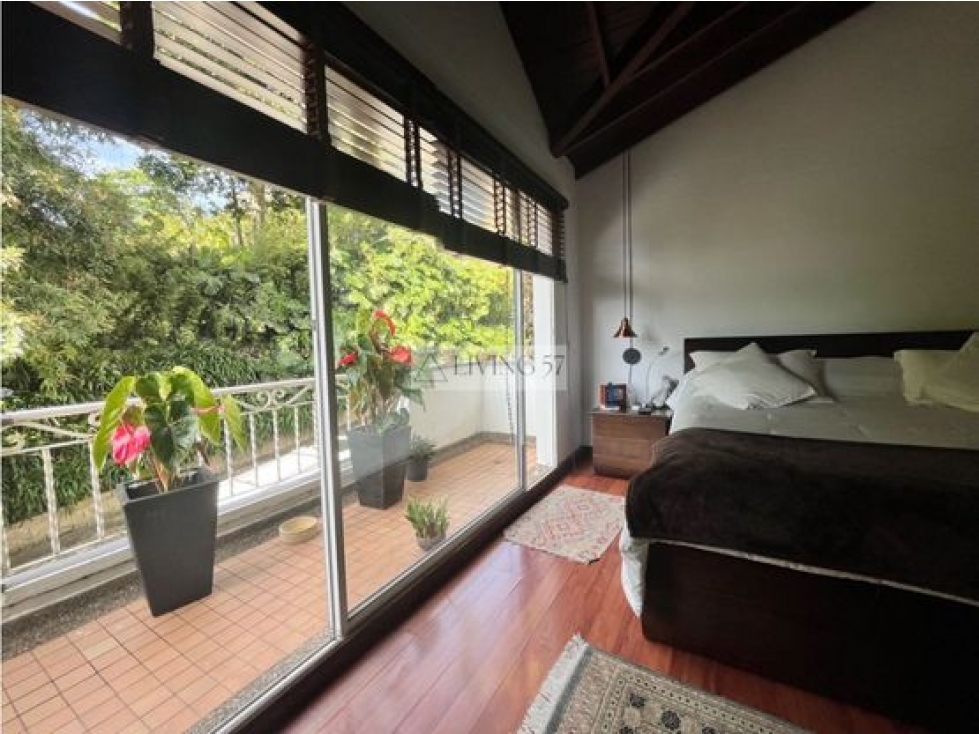 Casa de 3 alcobas en venta en San Lucas, Medellín, 230 m² · foto 12 de 20