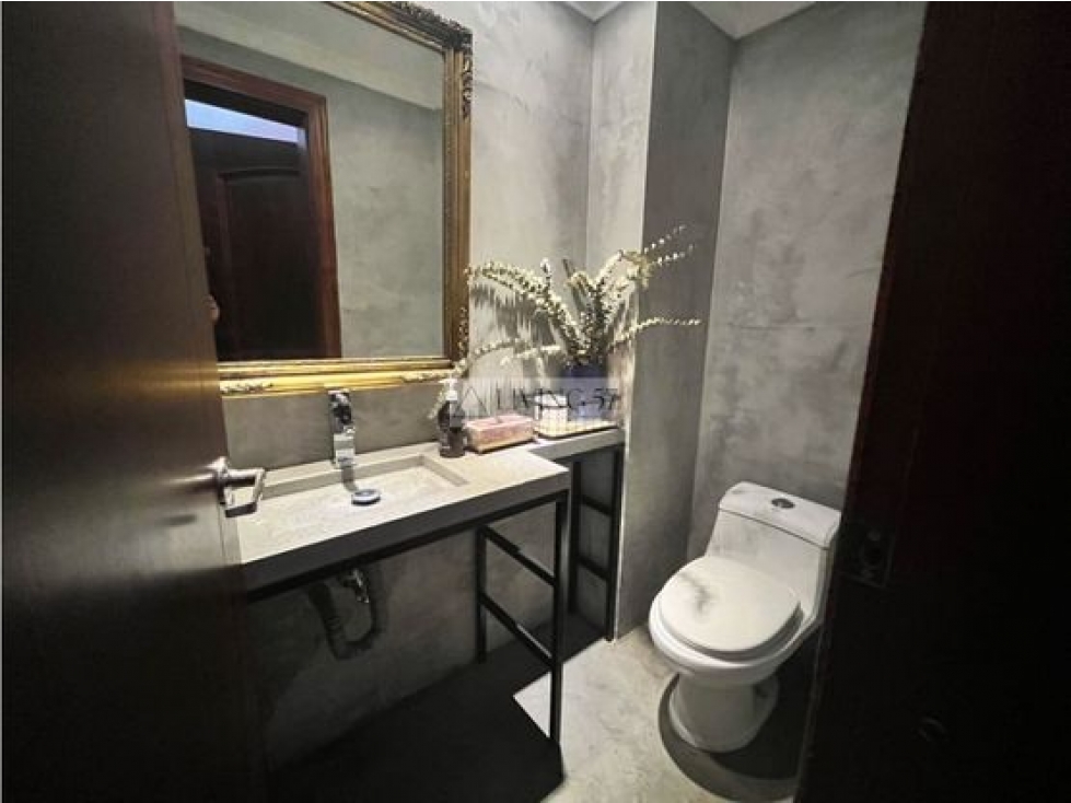 Casa de 3 alcobas en venta en San Lucas, Medellín, 230 m² · foto 15 de 20