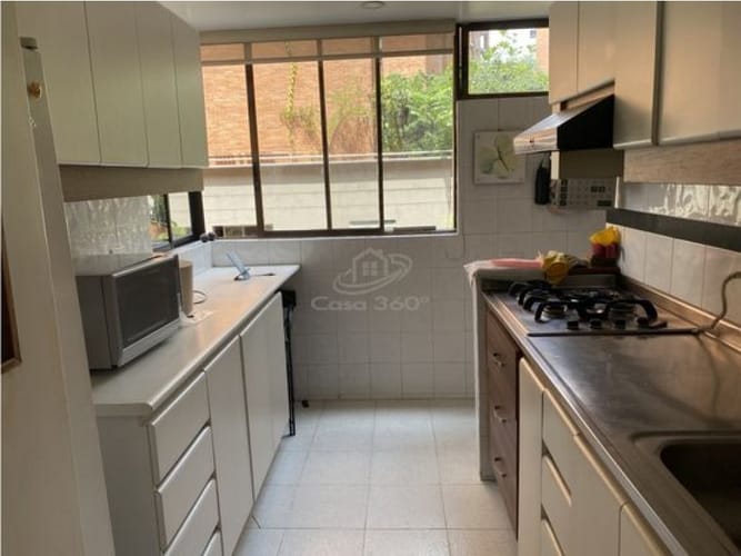 Apartamento de 3 alcobas en venta en El Poblado, Medellín, 101 m² · foto 3 de 17