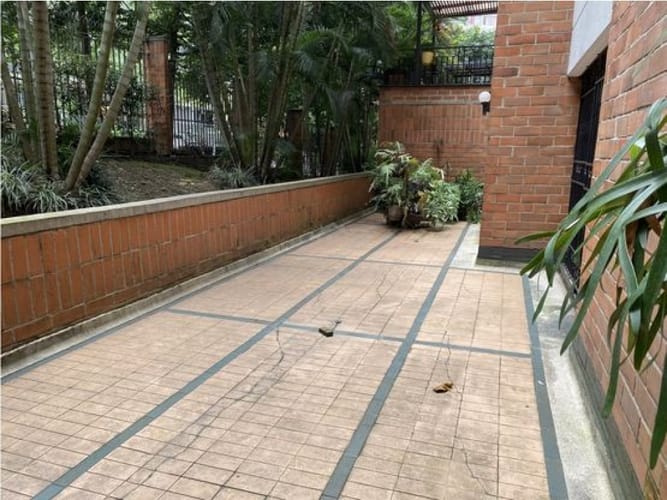 Apartamento de 3 alcobas en venta en El Poblado, Medellín, 101 m² · foto 4 de 17