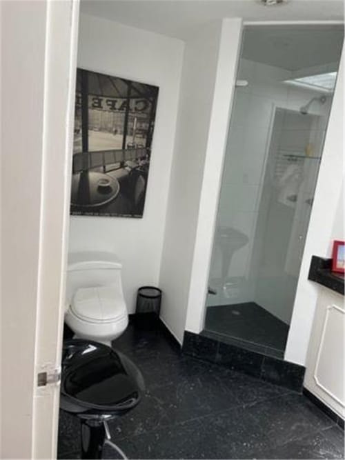 Apartamento de 4 alcobas en venta en Santa Barbara Occidental, Bogotá, 300 m² · foto 11 de 16