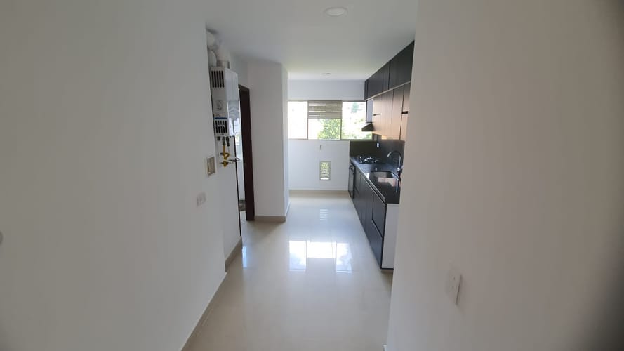 Apartamento de 3 alcobas en arriendo en El Diamante No. 2, Medellín, 162 m² · foto 3 de 20