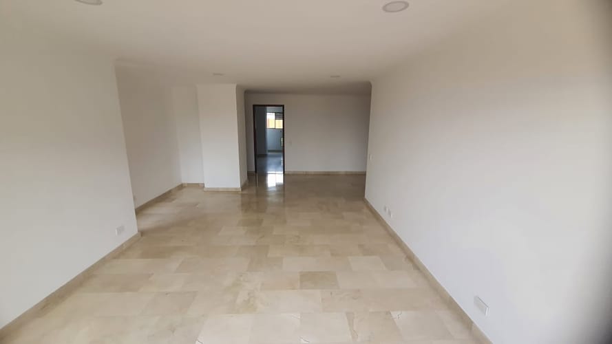 Apartamento de 3 alcobas en arriendo en El Diamante No. 2, Medellín, 162 m² · foto 7 de 20