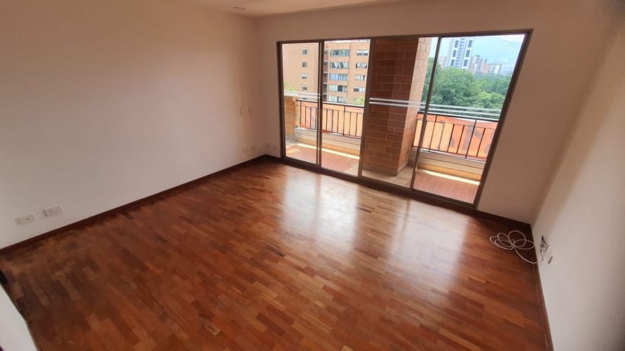 Apartamento de 3 alcobas en arriendo en El Diamante No. 2, Medellín, 162 m² · foto 14 de 20
