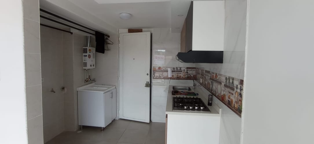 Apartamento de 2 alcobas en venta en Suba Salitre, Bogotá, 38 m² · foto 6 de 13