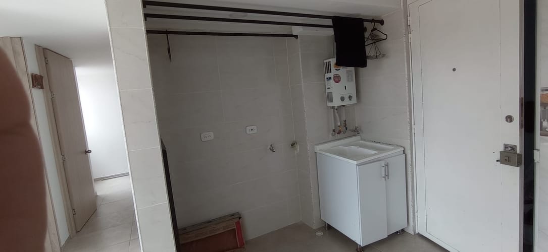 Apartamento de 2 alcobas en venta en Suba Salitre, Bogotá, 38 m² · foto 7 de 13