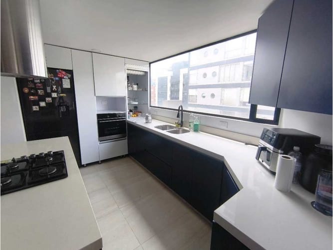 Apartamento de 2 alcobas en venta en Chico Norte, Bogotá, 105 m² · foto 20 de 24