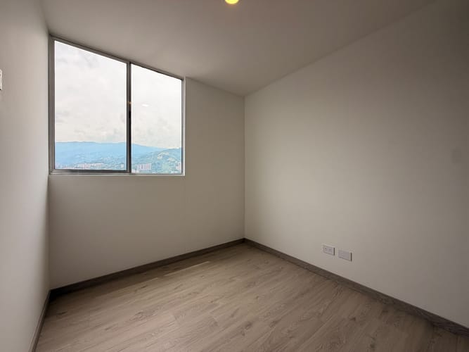 Apartamento de 3 alcobas en venta en Zona Industrial No. 1, Itagüí, 63 m² · foto 9 de 13