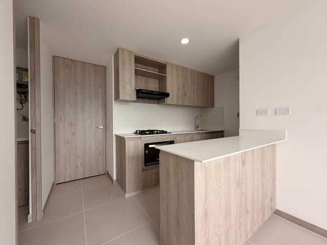 Apartamento de 3 alcobas en venta en Zona Industrial No. 1, Itagüí, 63 m² · foto 3 de 13