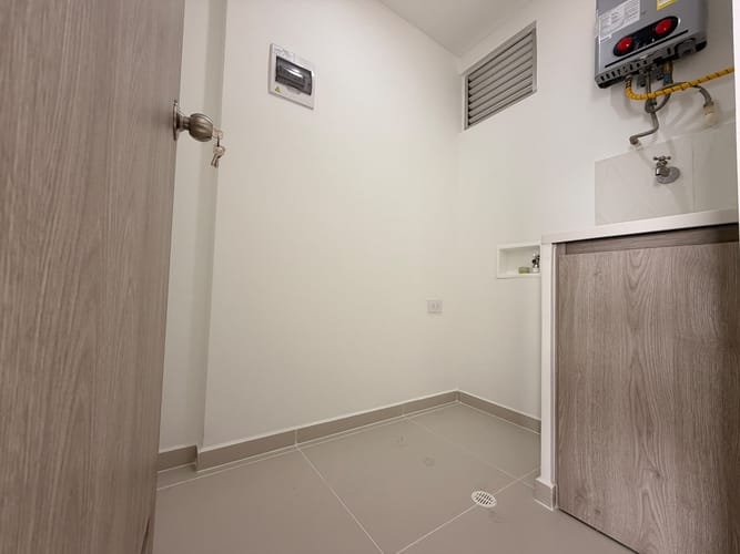 Apartamento de 3 alcobas en venta en Zona Industrial No. 1, Itagüí, 63 m² · foto 13 de 13