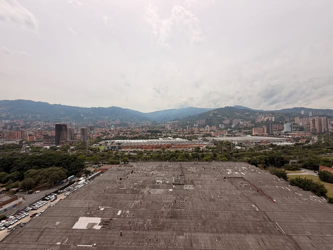 Apartamento de 3 alcobas en venta en Zona Industrial No. 1, Itagüí, 63 m² · foto 2 de 13